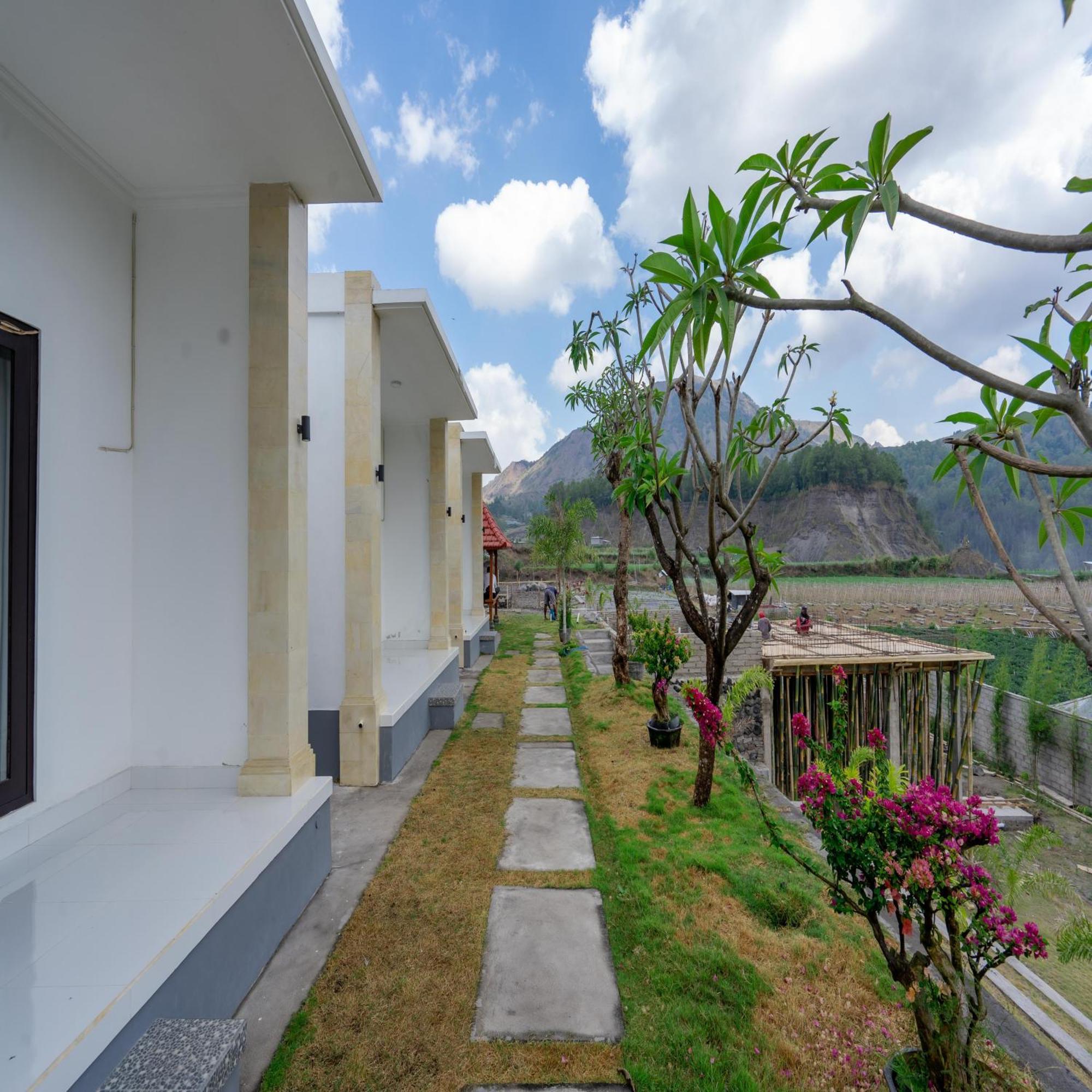 Batur Kencana Villa Mitra Reddoorz Baturaja  Esterno foto