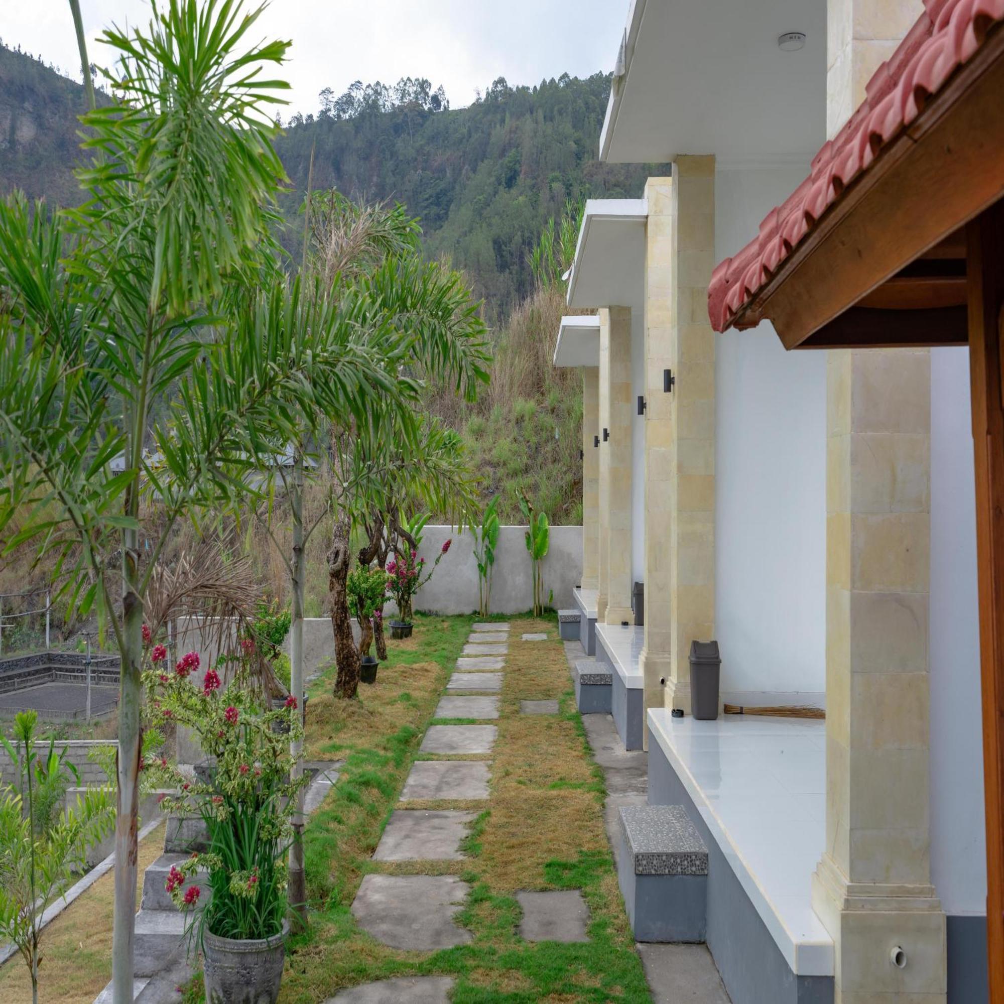 Batur Kencana Villa Mitra Reddoorz Baturaja  Esterno foto