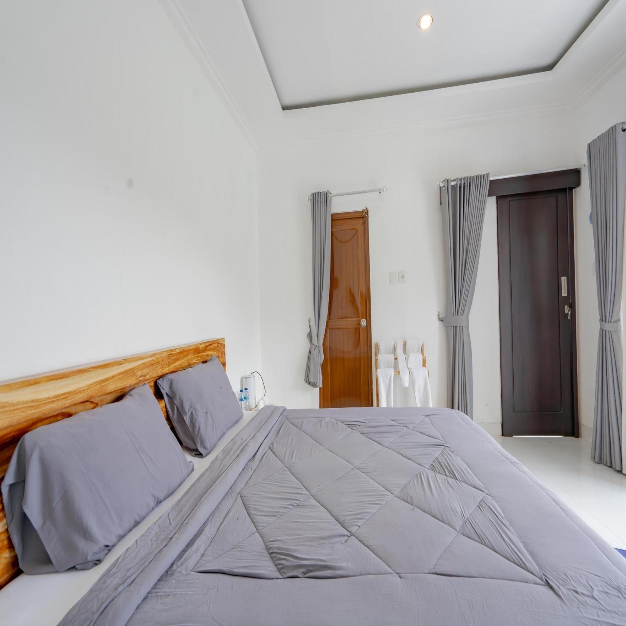 Batur Kencana Villa Mitra Reddoorz Baturaja  Esterno foto