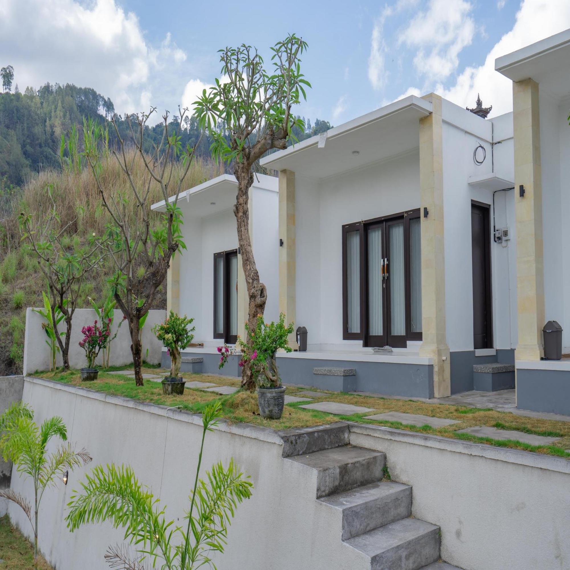 Batur Kencana Villa Mitra Reddoorz Baturaja  Esterno foto