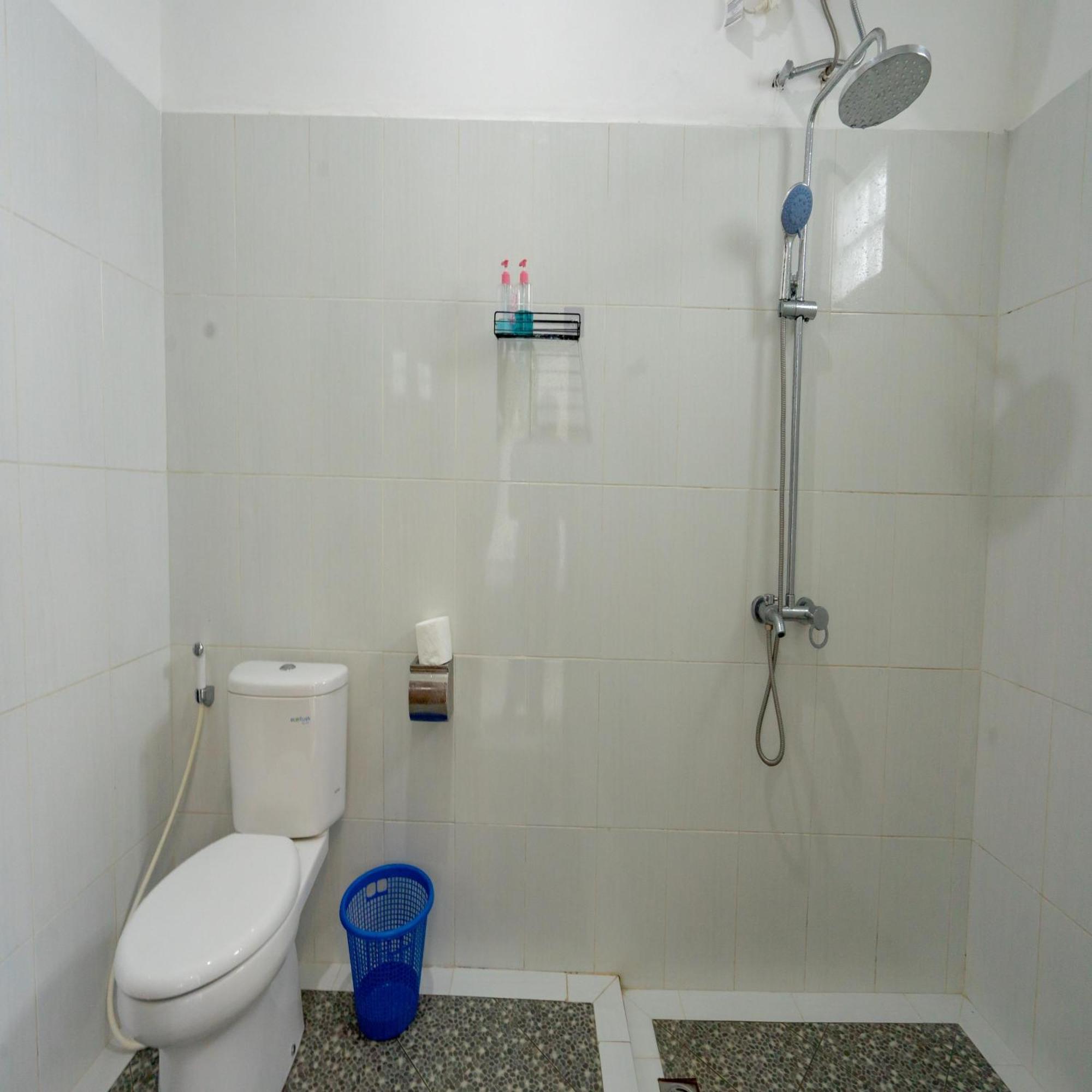 Batur Kencana Villa Mitra Reddoorz Baturaja  Esterno foto